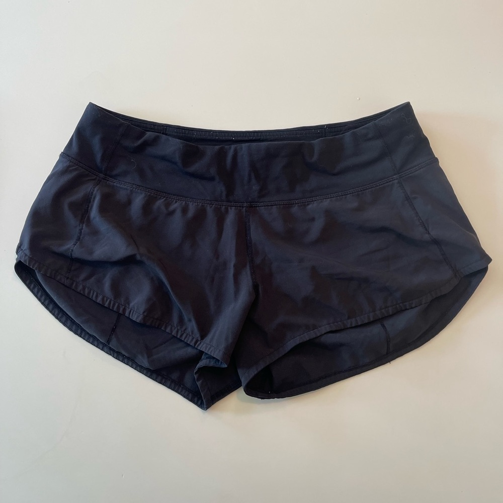 black lululemon shorts 2.5” size 6